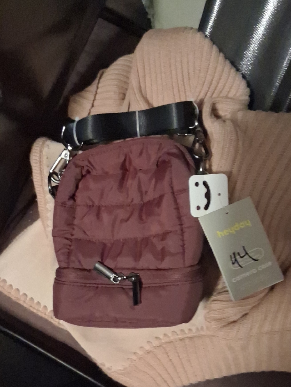 Quilted  camera Crossbody Bag in Maroon